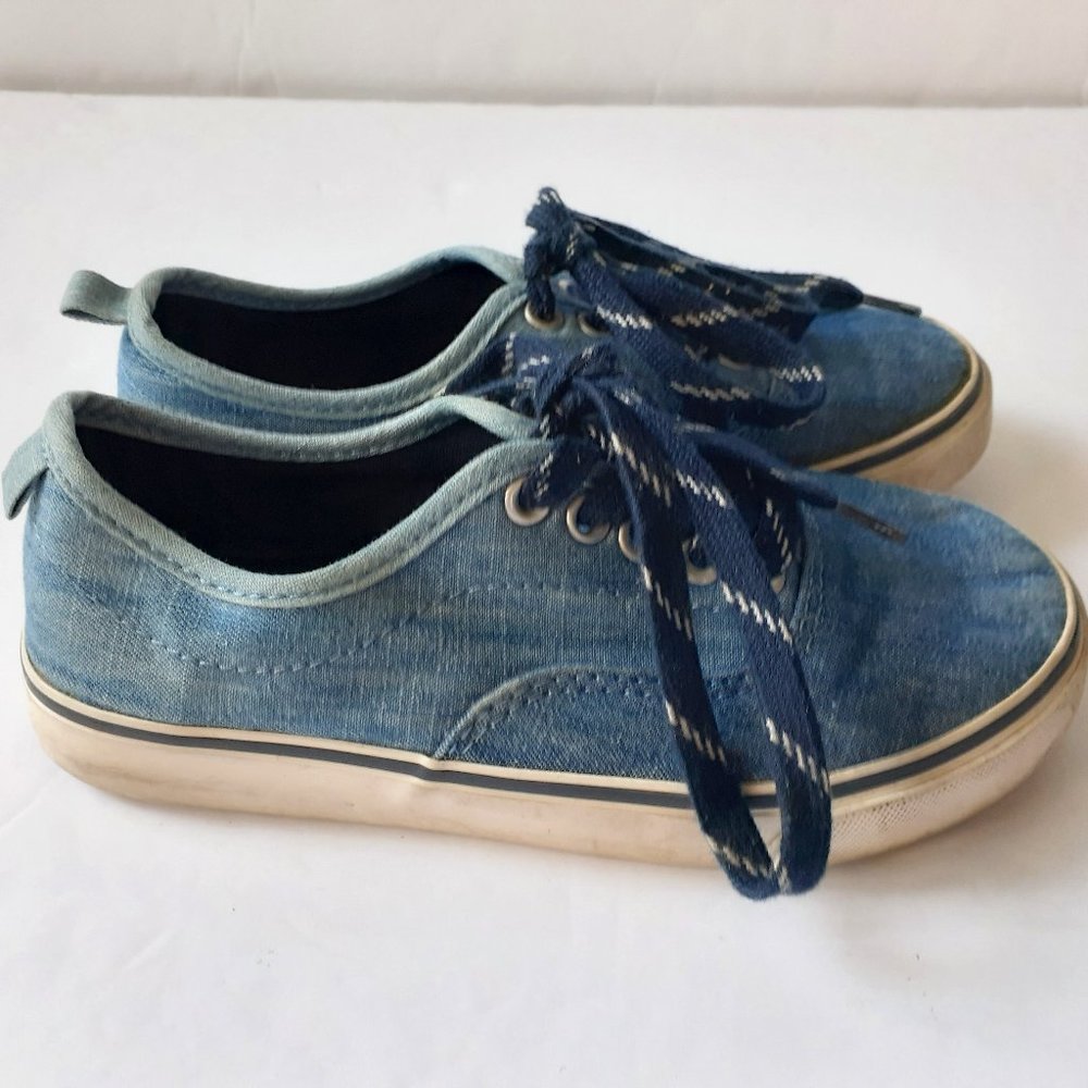 Old Navy Boys Shoes Chambray Denim Sneakers Blue Laces Size 13